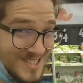 👺