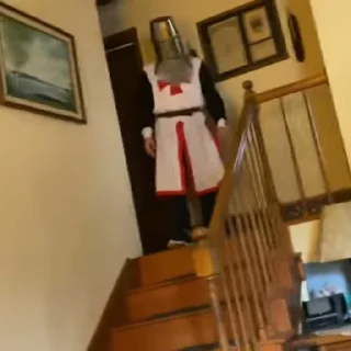 👑