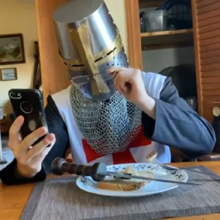 👑