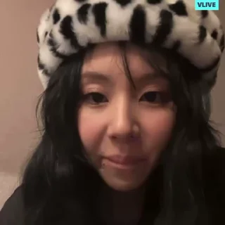 🌥️