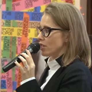 🎤