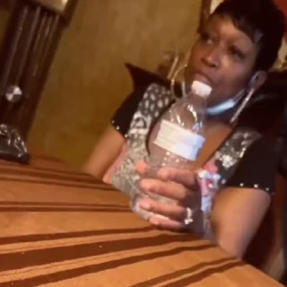 😮