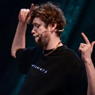 🎧