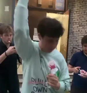 🤗