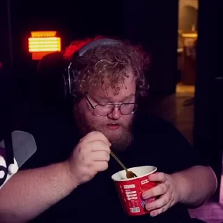 😳