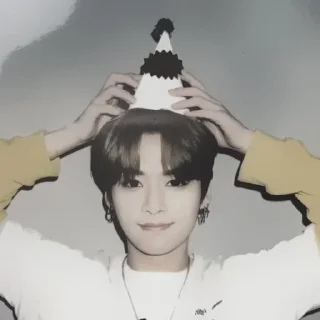 🥳