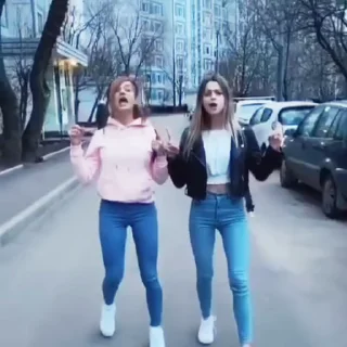 😡