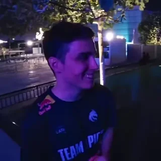 😂