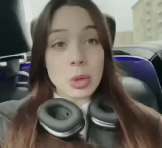 😘