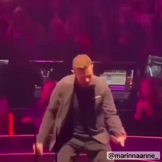 😄