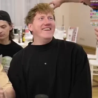 😳