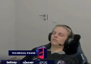 😴