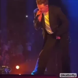 🕺