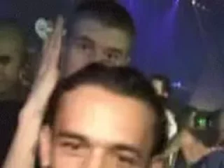 🕺