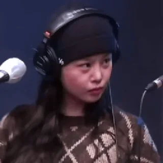 😠