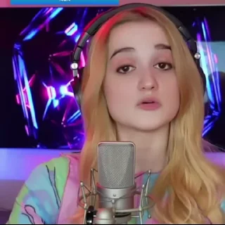 😘