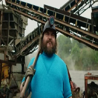 👷