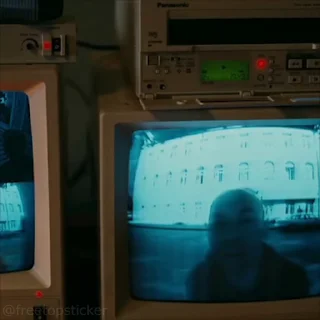 👁