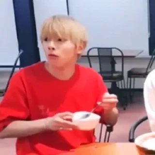 😧