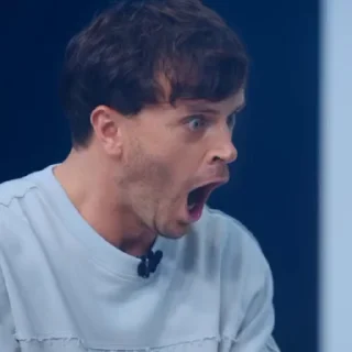 😱