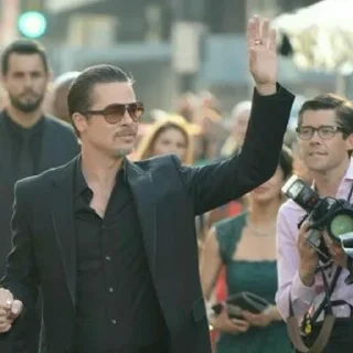 ✋
