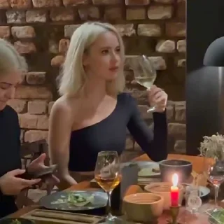 🍸