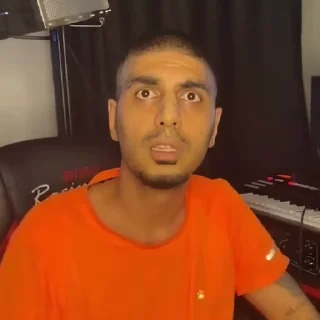 😳