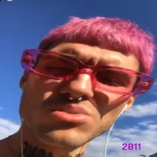 🤨