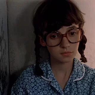 😣