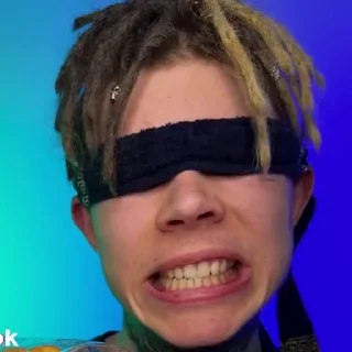 😨