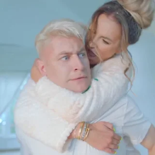 🤩