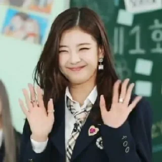 ꒰ choi jisu ꒱ 🍒彡 @sejarahujan