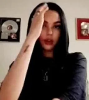 😐