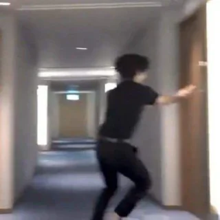 😱