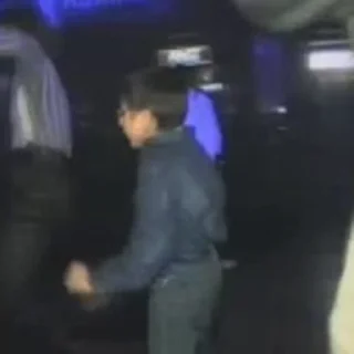 🕺