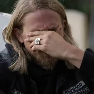😭