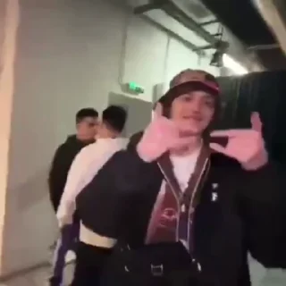 😈
