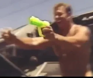 🔫