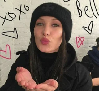 weeeeeewert😼bella hadid :: @fStikBot