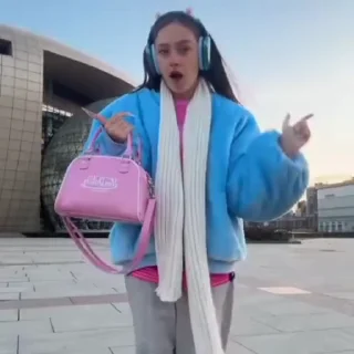 😀