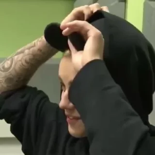 😐