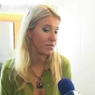 🎤