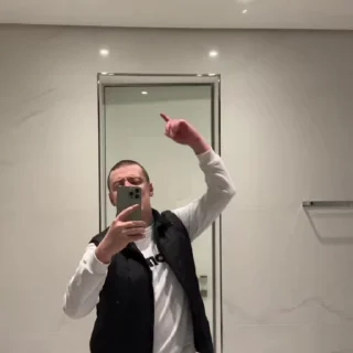 🤩