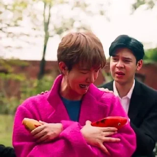 😭