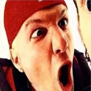 😱