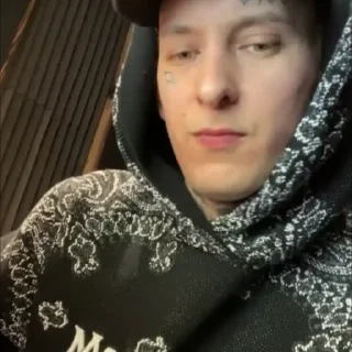 🥴
