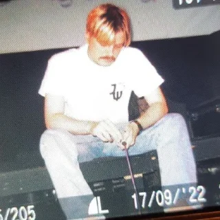 😞