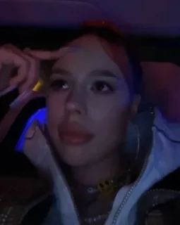 🗿