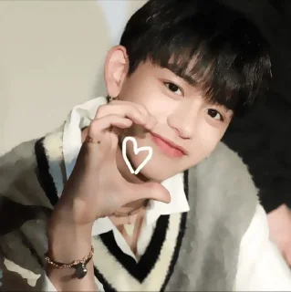 xuxi heart @yukhelil ᅠᅠᅠᅠᅠᅠ :: @fStikBot