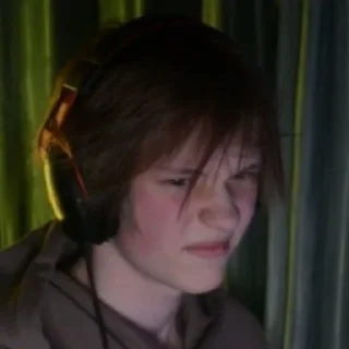 😡